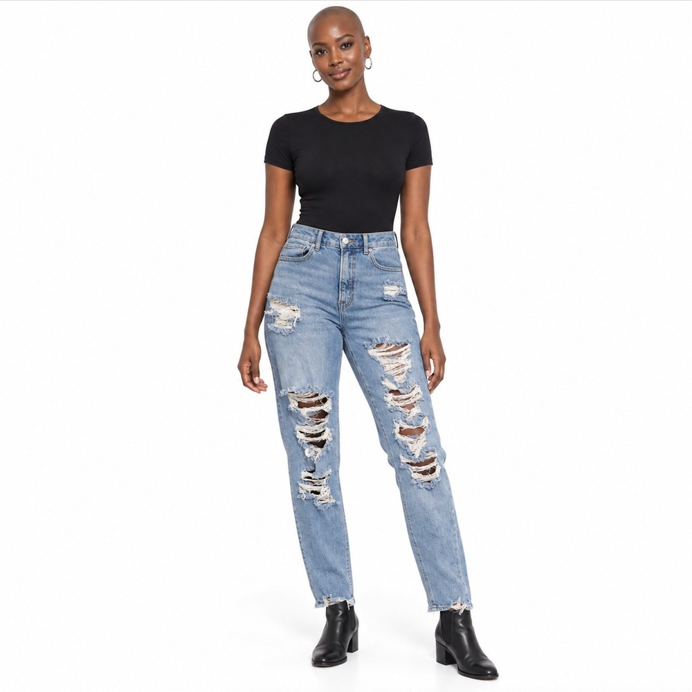 American Eagle Curvy Mom Jeans Light Wash Distressed Ripped Denim SIZE 2